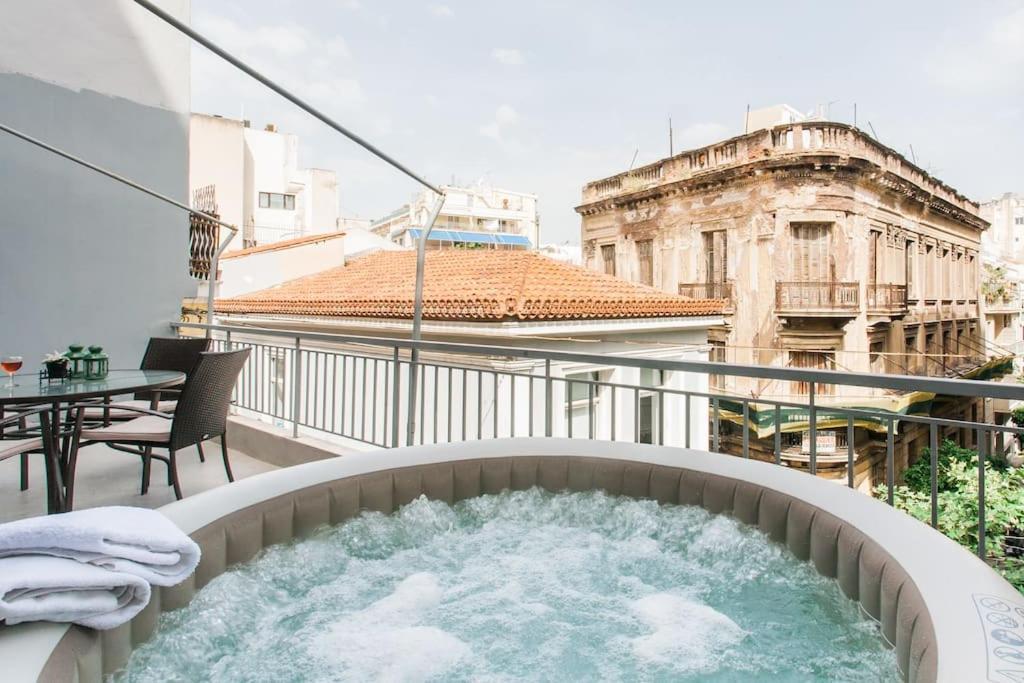 Openair Hot Tub/Big Balcony/Great Boutique Apt Athens Exterior photo