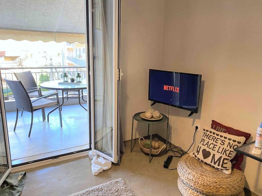 Openair Hot Tub/Big Balcony/Great Boutique Apt Athens Exterior photo