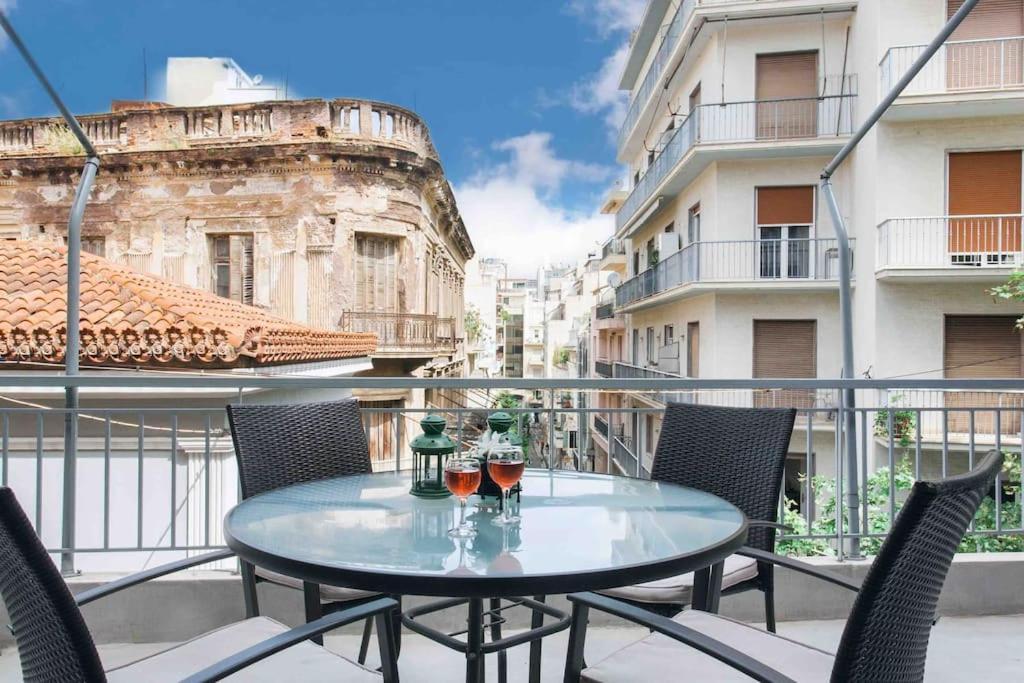 Openair Hot Tub/Big Balcony/Great Boutique Apt Athens Exterior photo