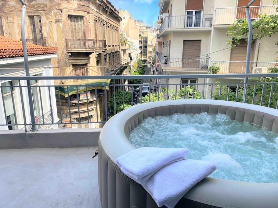 Openair Hot Tub/Big Balcony/Great Boutique Apt Athens Exterior photo