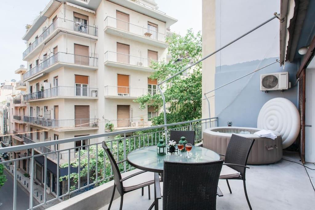 Openair Hot Tub/Big Balcony/Great Boutique Apt Athens Exterior photo