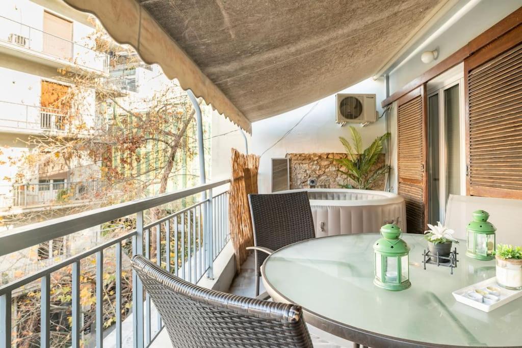 Openair Hot Tub/Big Balcony/Great Boutique Apt Athens Exterior photo